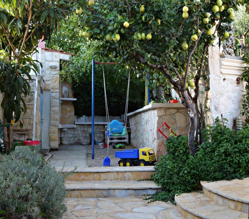 Apartments Villa Ra Zaboric Buitenkant foto