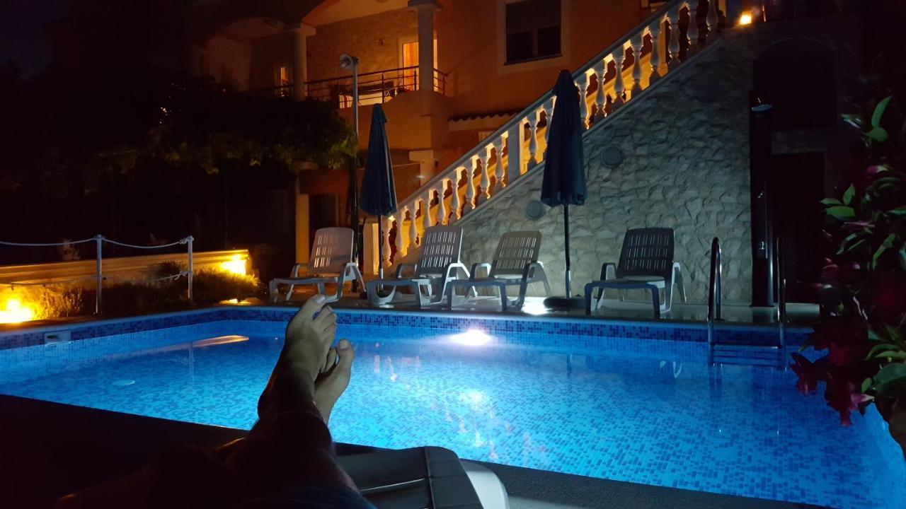 Apartments Villa Ra Zaboric Buitenkant foto