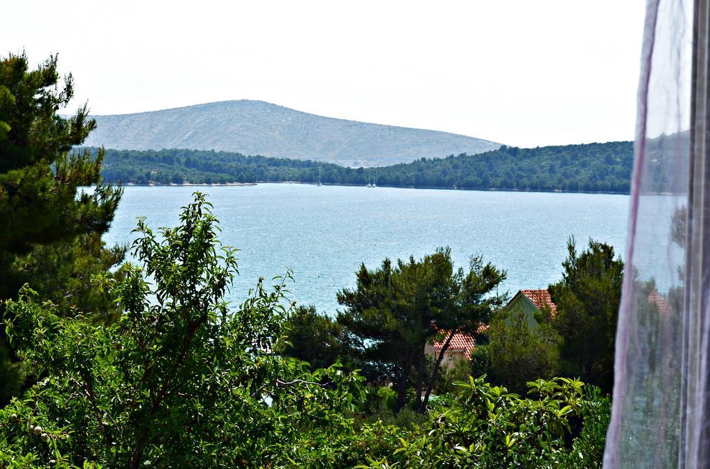 Apartments Villa Ra Zaboric Buitenkant foto