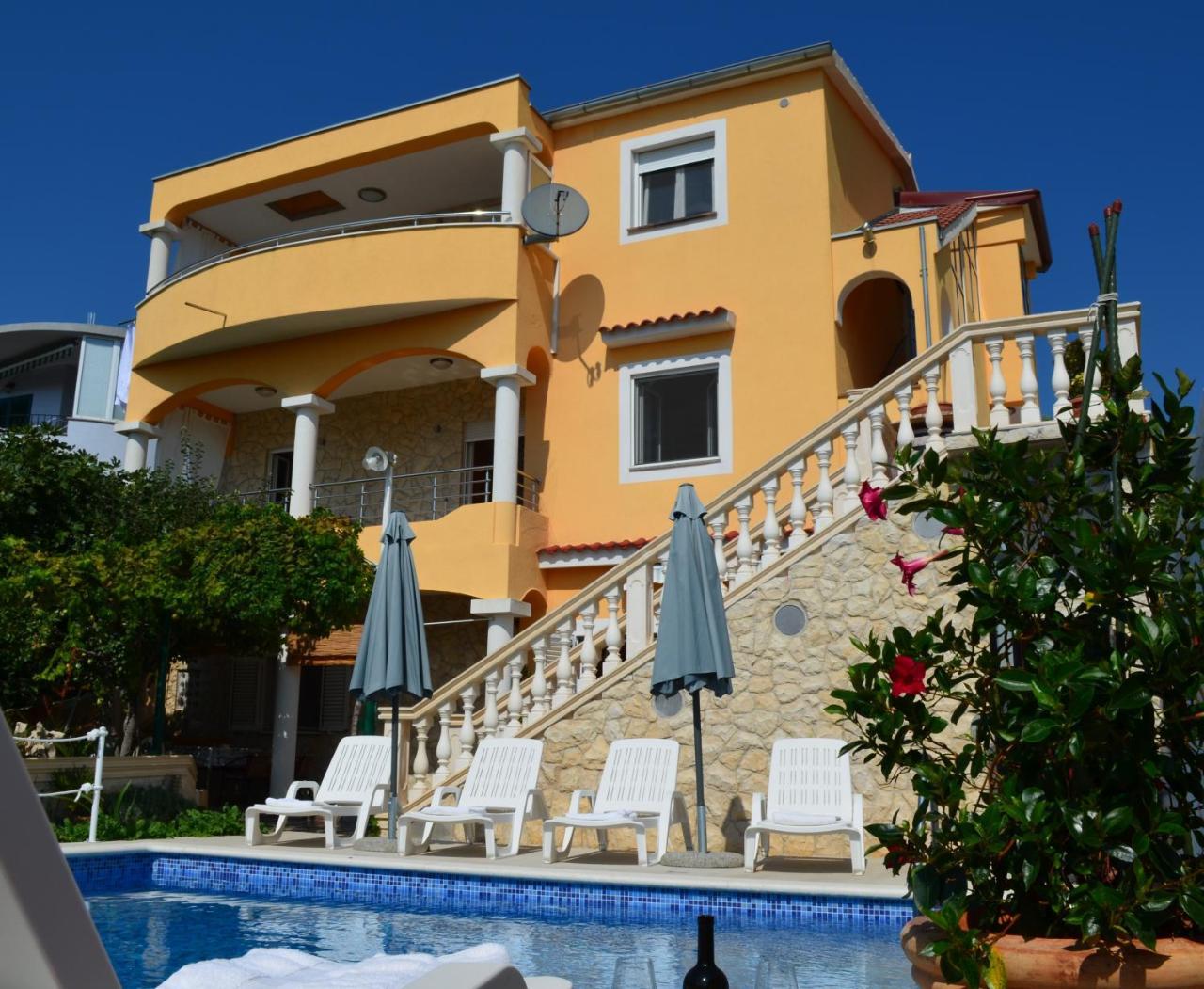 Apartments Villa Ra Zaboric Buitenkant foto
