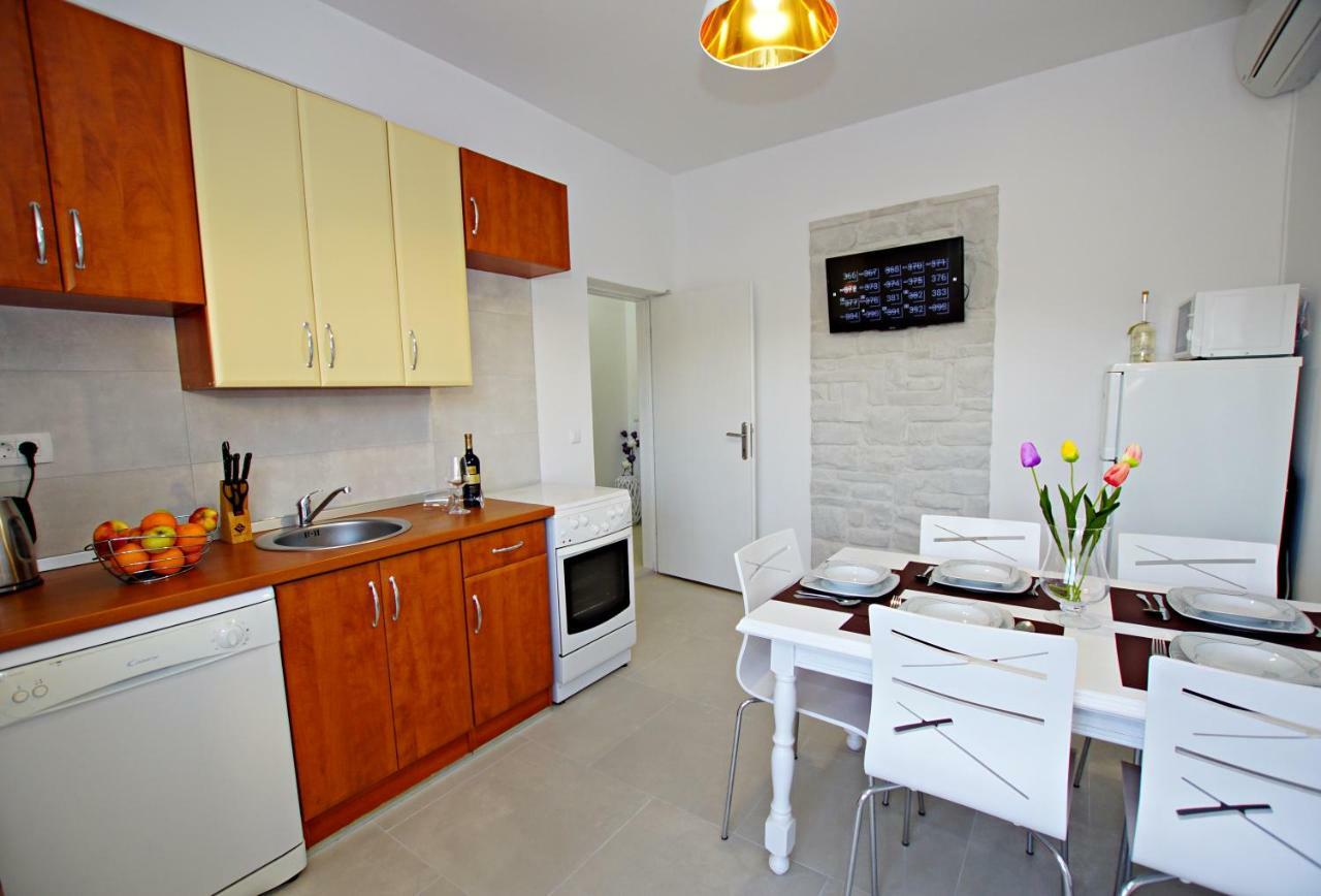 Apartments Villa Ra Zaboric Buitenkant foto